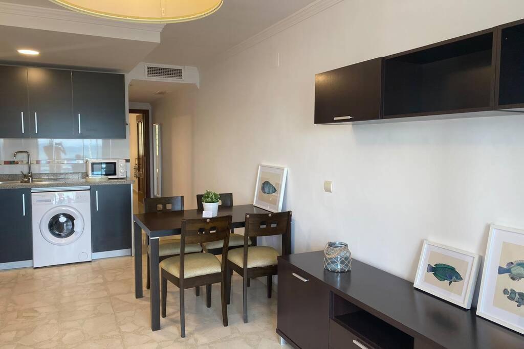 Maravilloso Apartamento En Primera Linea De Playa Con Vistas Al Mar En Caleta De Velez 2 D Bagian luar foto